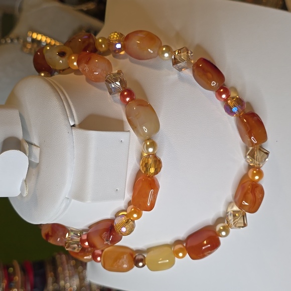 Elegant Multi-Color Beaded Necklace - Picture 3 of 6